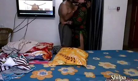 ผมสีน้ำตาลนั่งอยู่บนบุชจะกอดหน่อย คลิป วิดีโอ sex
