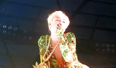นานวผมตุ๊กตากับนิ้วเท้า licks วิ ดิ โอ โป็ จิ๋ม