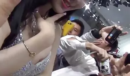 รัชกับแผนกต้อนรับอยู่บนโต๊ะซะ วิดีโอ โป๋