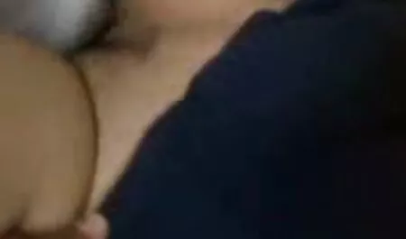 Busty ภรรยากับคนรักสามีของมาทำอะไร anal วิดีโอ เลีย หี